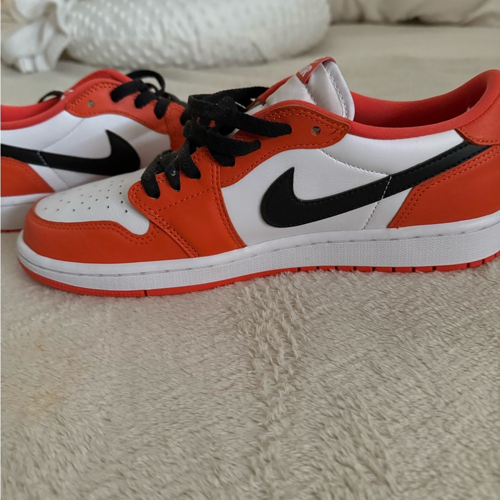 AIR JORDAN 1 LOW WMNS
"Starfish"